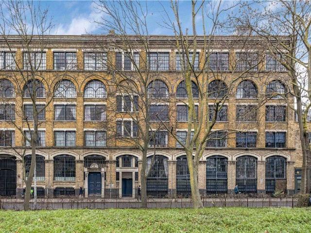 Flat for sale in Old Kent Road, Greater London