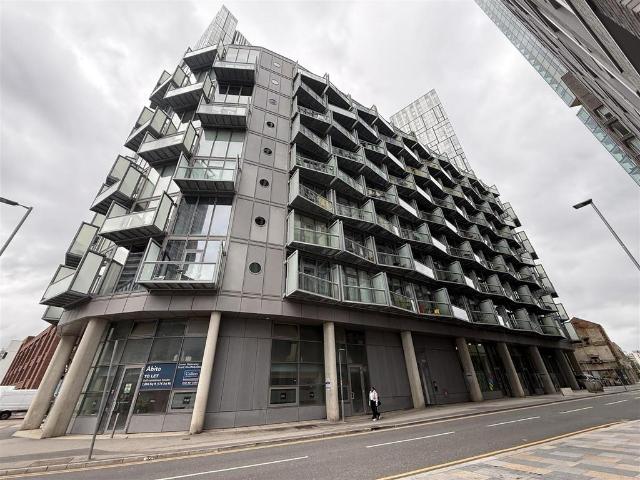 Flat for sale in City Centre, Salford