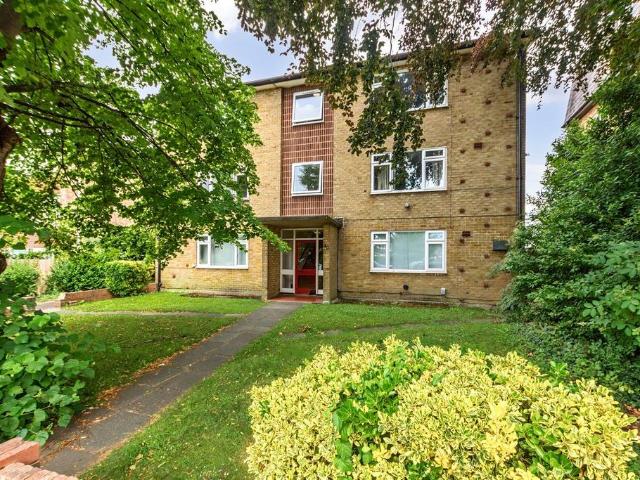Flat for sale in Longlands, Halfway Street