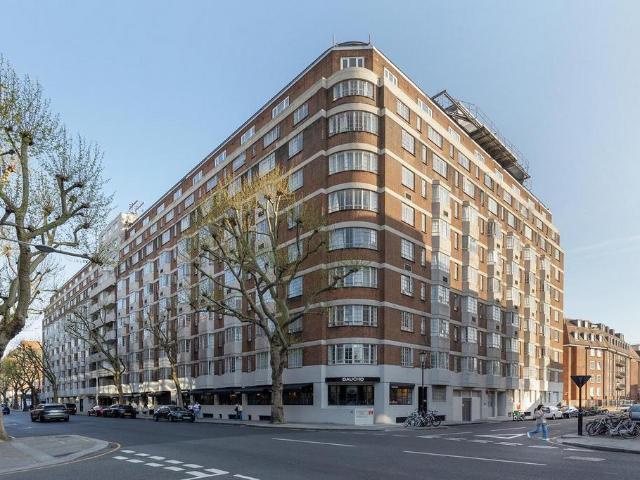 Flat for sale in Royal Borough of Kensington and Chelsea, Greater London
