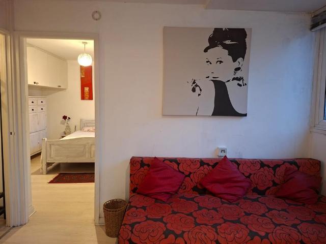 Flat for sale in Earl's Court, Greater London