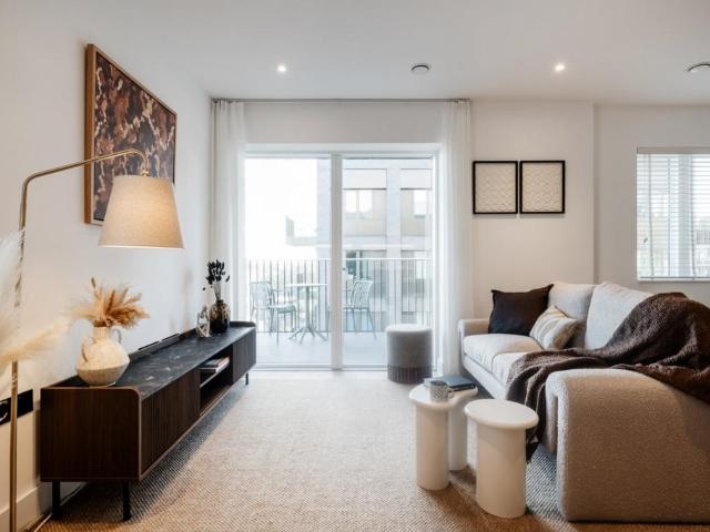 Flat for sale in Clapham Junction, Greater London