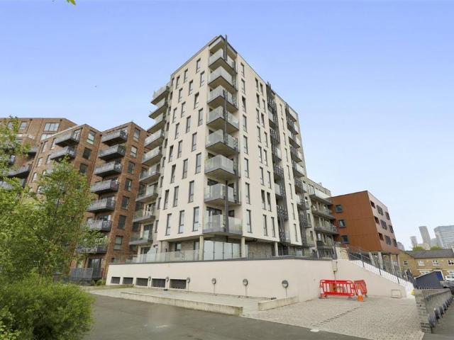 Flat for sale in Blackwall, Greater London