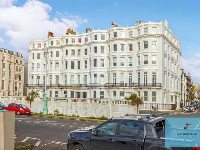 Flat for sale in Kemptown, Brighton