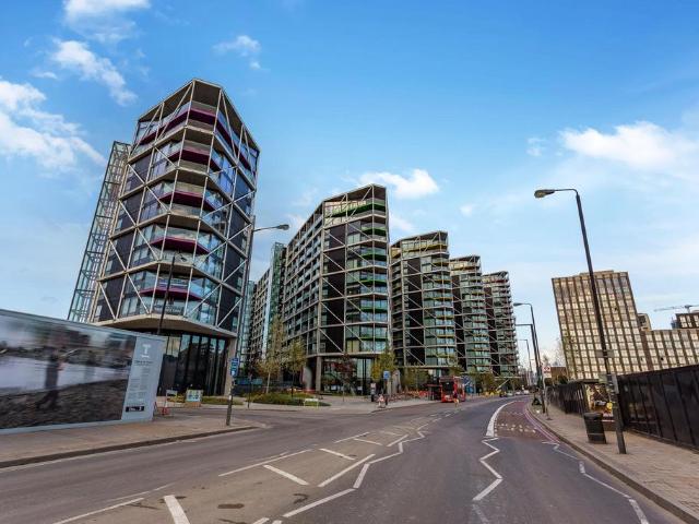 Flat for sale in Nine Elms, Greater London