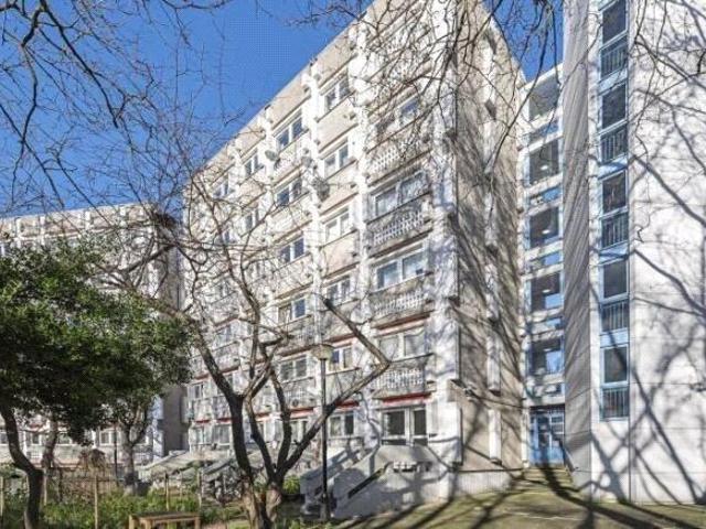 Flat for sale in Barnsbury, Greater London