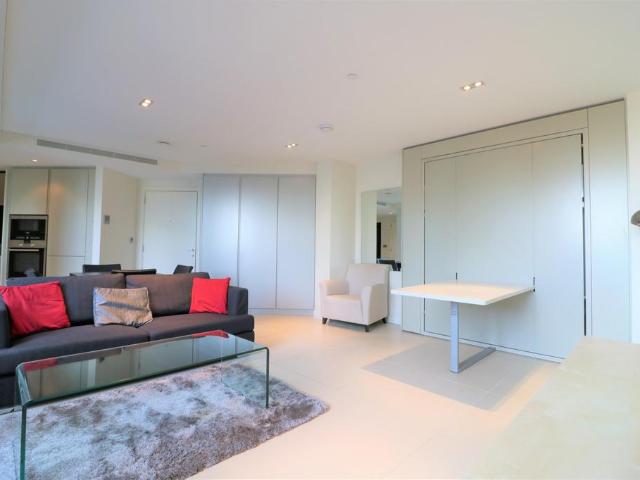 Flat for sale in Finsbury, Greater London