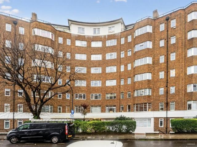 Flat for sale in West Kensington, Greater London