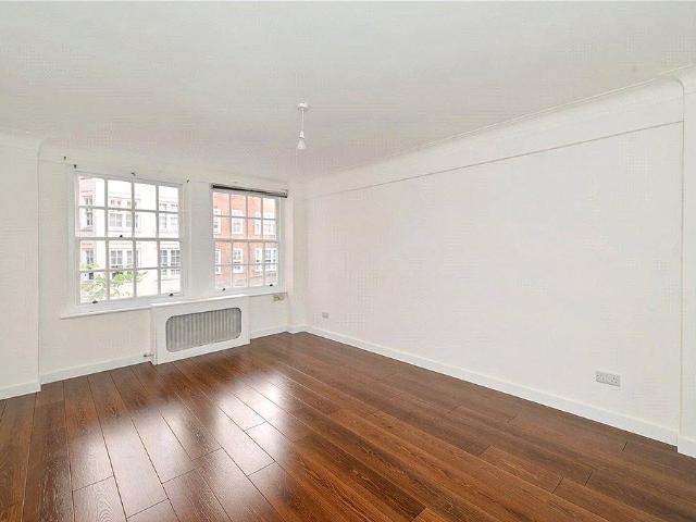 Flat for sale in Paddington, Greater London