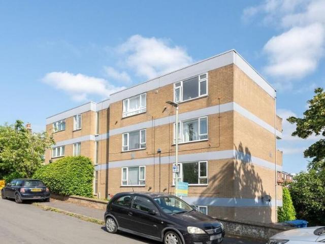 Flat for sale in Heigham Grove, East Bank