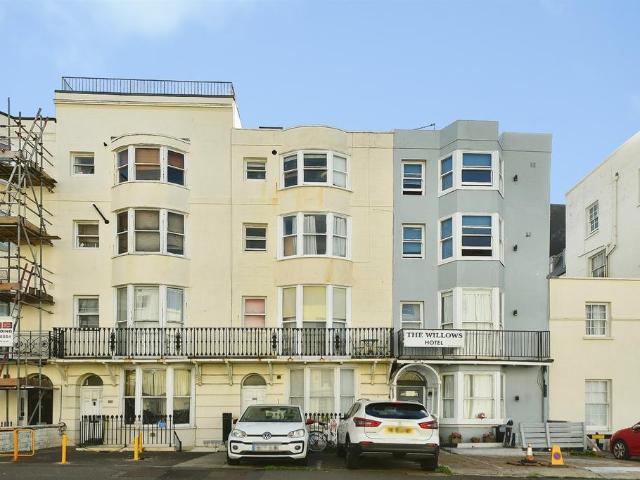 Flat for sale in Kemptown, Brighton