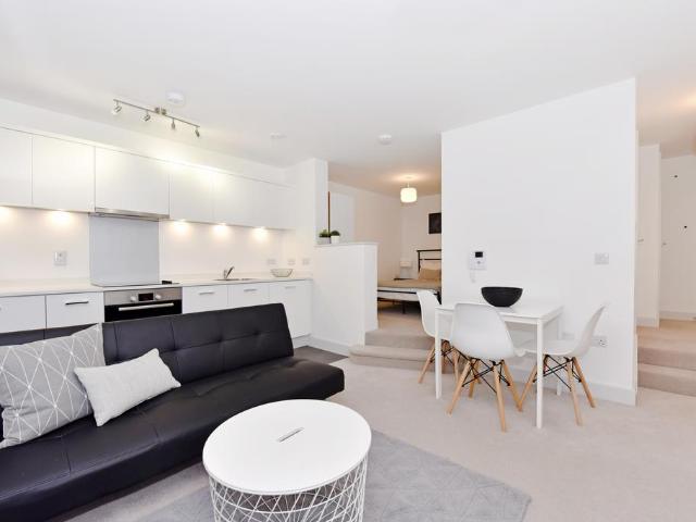 Flat for sale in Clewer New Town, Windsor