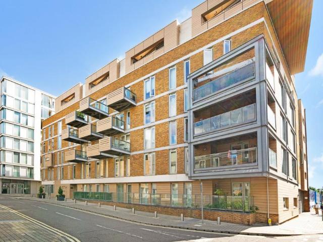 Flat for sale in Bermondsey, Greater London