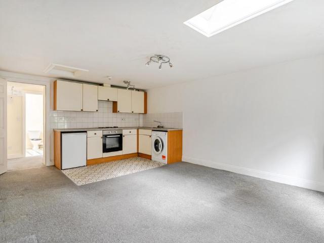 Flat for sale in Oldland, South Gloucestershire