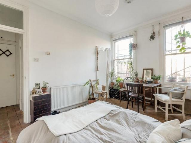 Flat for sale in Clapton, Lower Clapton
