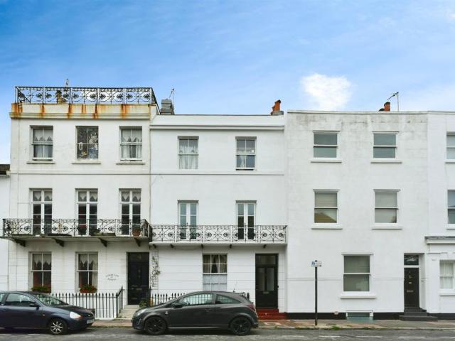 Flat for sale in Kemptown, Brighton & Hove