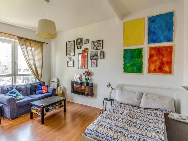 Flat for sale in Finsbury, Greater London
