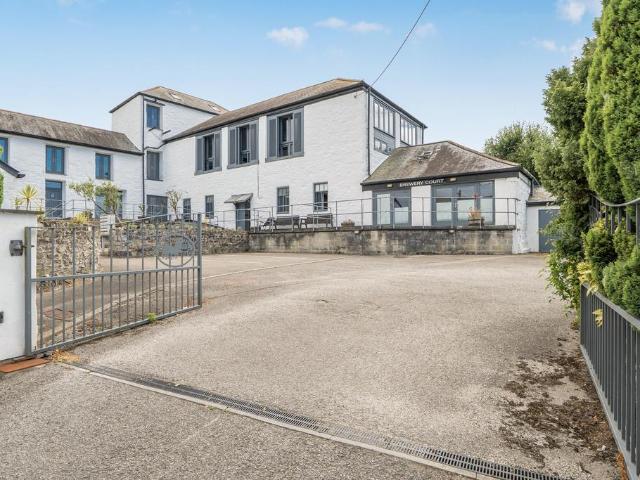 Flat for sale in Hayle, Cornwall