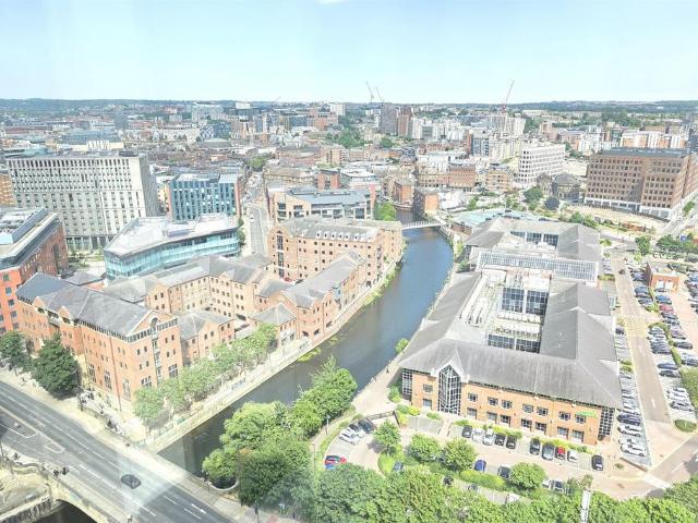 Flat for sale in Holbeck, West Yorkshire