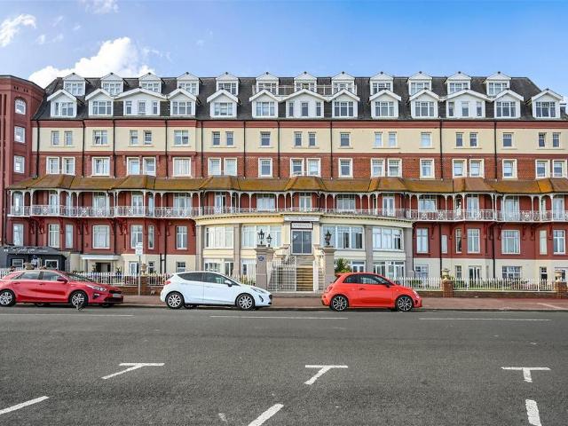 Flat for sale in Old Town, Heathlands