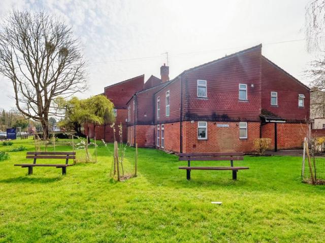 Flat for sale in Buckinghamshire