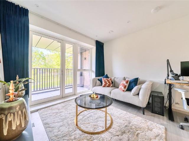 Flat for sale in Bermondsey, Greater London