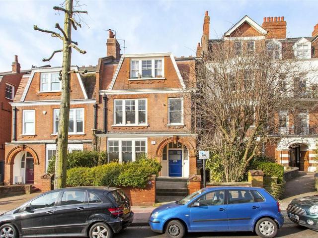 Flat for sale in West Hampstead, Greater London