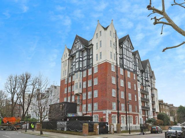 Flat for sale in St. John's Wood, Greater London