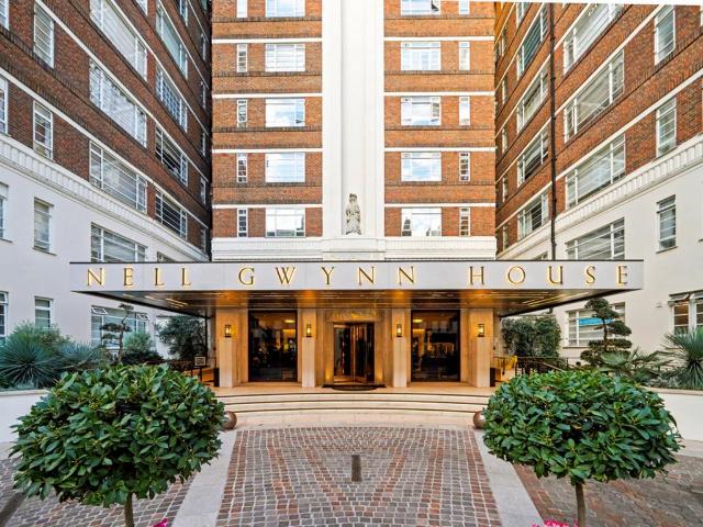 Flat for sale in Chelsea, Greater London