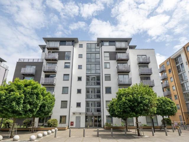 Flat for sale in London Borough of Lewisham, Deptford
