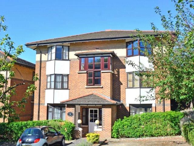 Flat for sale in London Borough of Lewisham, Cat Hill