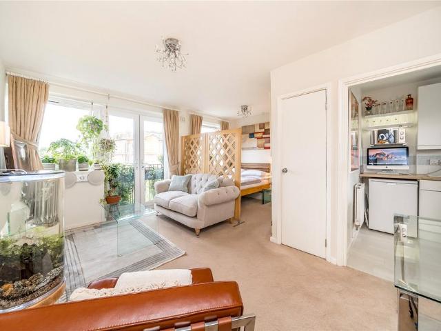 Flat for sale in Whitechapel, Isle Of Man
