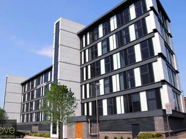Flat for sale in Calderstones