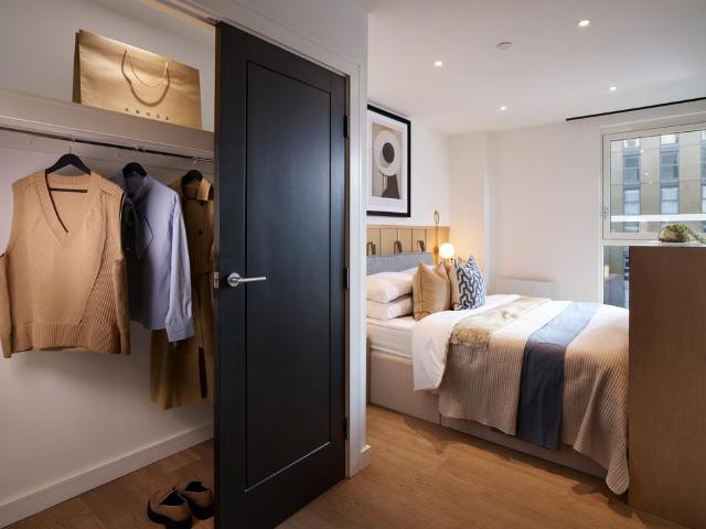 Flat for sale in Birch Green, Staines