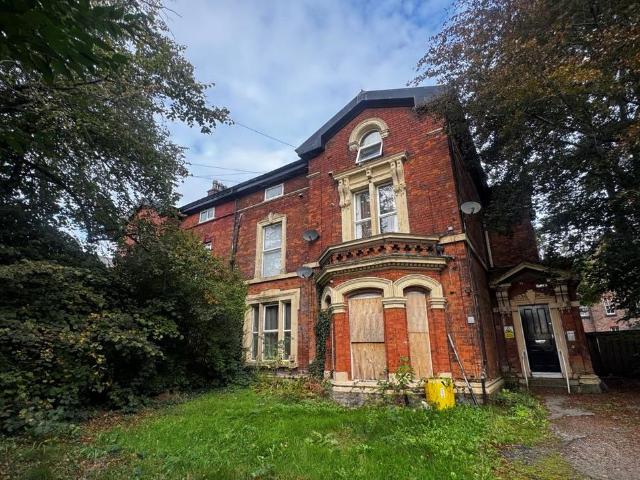 Flat for sale in Victoria Park, Liverpool