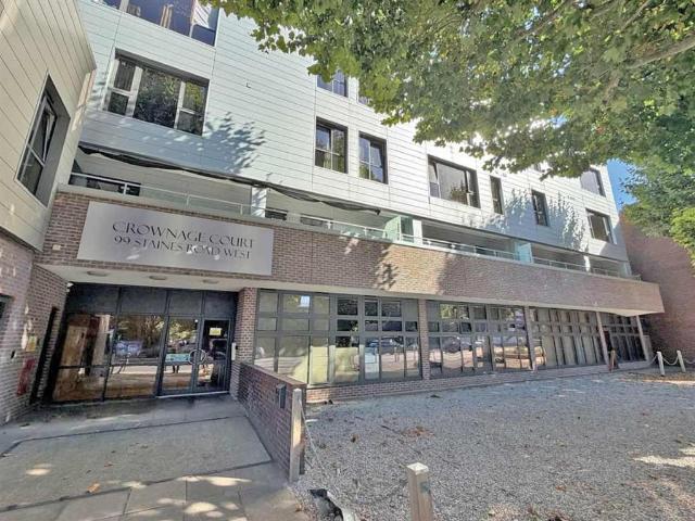 Flat for sale in Sunbury Common, Spelthorne