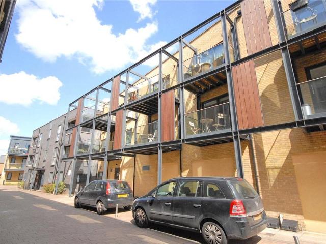 Flat for sale in London Borough of Lewisham, Greater London