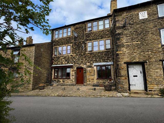 Flat for sale in Charlesworth, East Midlands