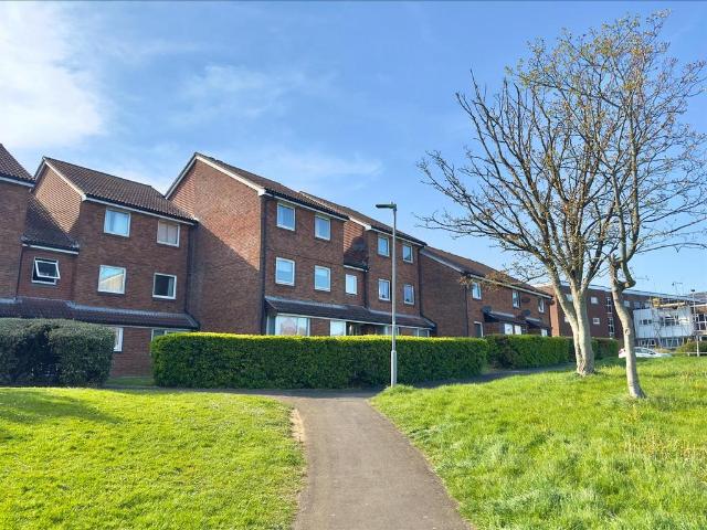 Flat for sale in Peacehaven, Iford