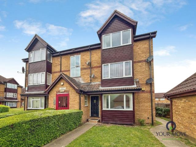 Flat for sale in Slade Green, Greater London