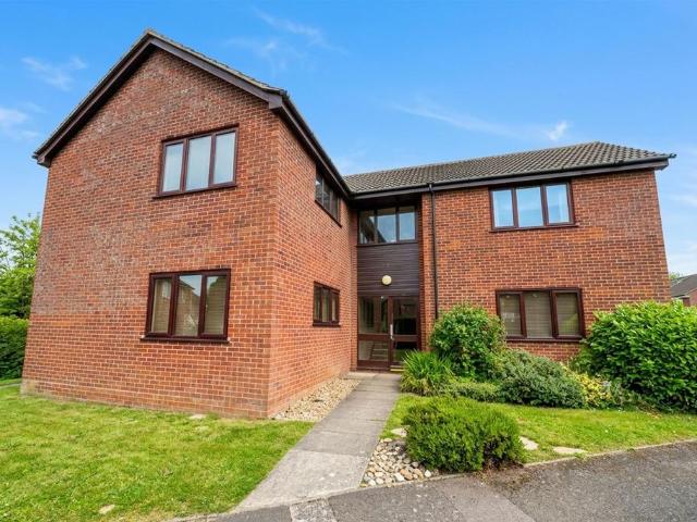 Flat for sale in Comers, Norfolk