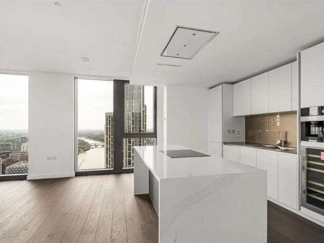 Flat for sale in Vauxhall, Greater London