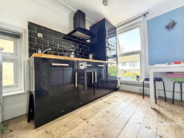 Flat for sale in London Borough of Croydon, Greater London
