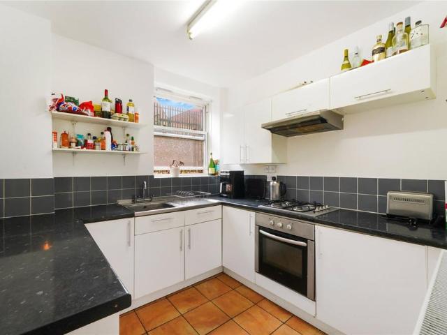 Flat for sale in Tufnell Park, Greater London