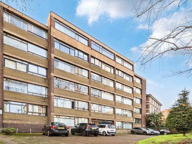Flat for sale in Belsize Park, Greater London