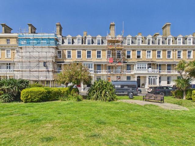 Flat for sale in West Worthing, Worthing