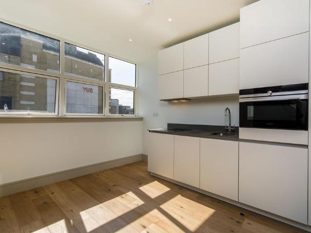 Flat for sale in London Borough of Croydon, Greater London