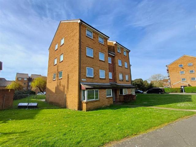 Flat for sale in Peacehaven, Iford