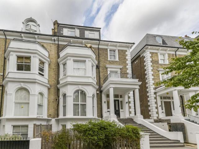 Flat for sale in Belsize Park, Greater London