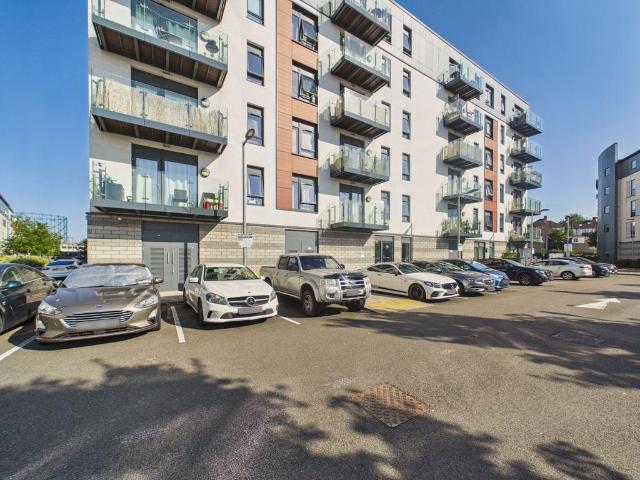 Flat for sale in Brompton, Gillingham